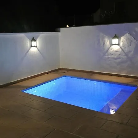 Townhouse In Nueva Andalucia شقة *