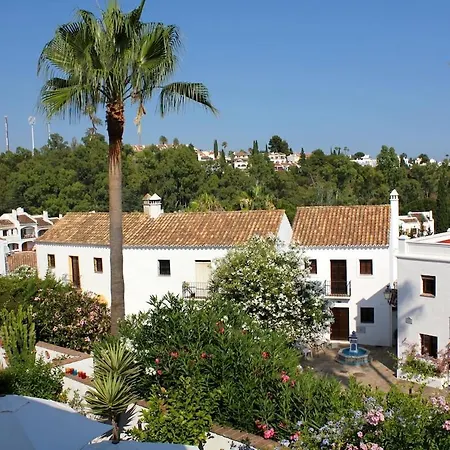 Townhouse In Nueva Andalucia شقة *